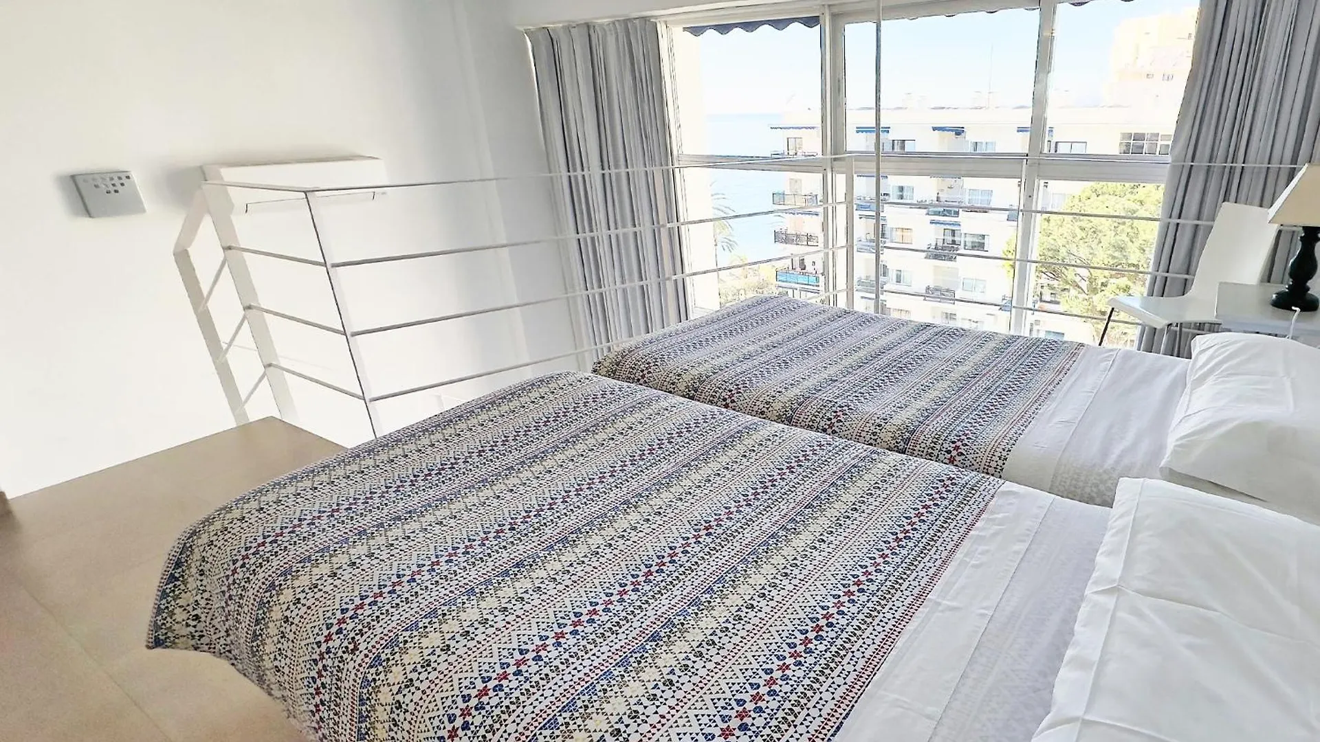 Daire Skol 302 Super One-Bedroom Duplex With Sea Views Marbella